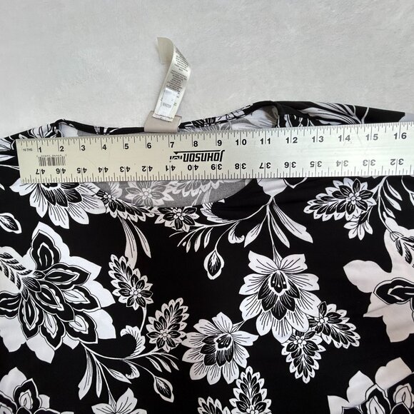Chico's Womens Black White Floral Short Dolman Sleeve Top Size 2 Stretch Casual - Picture 6 of 8